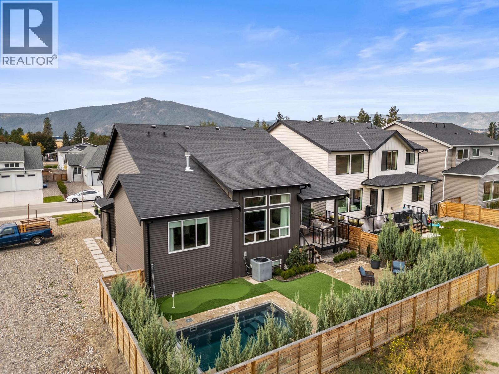 2444 Bradley Drive, Armstrong