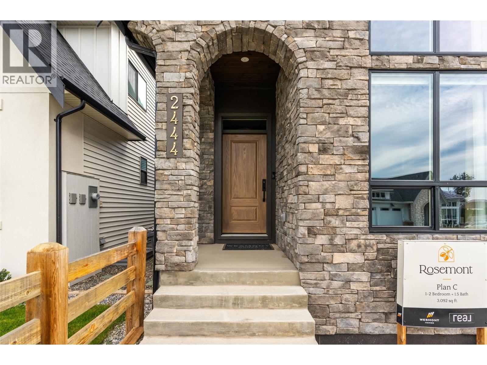 2444 Bradley Drive, Armstrong