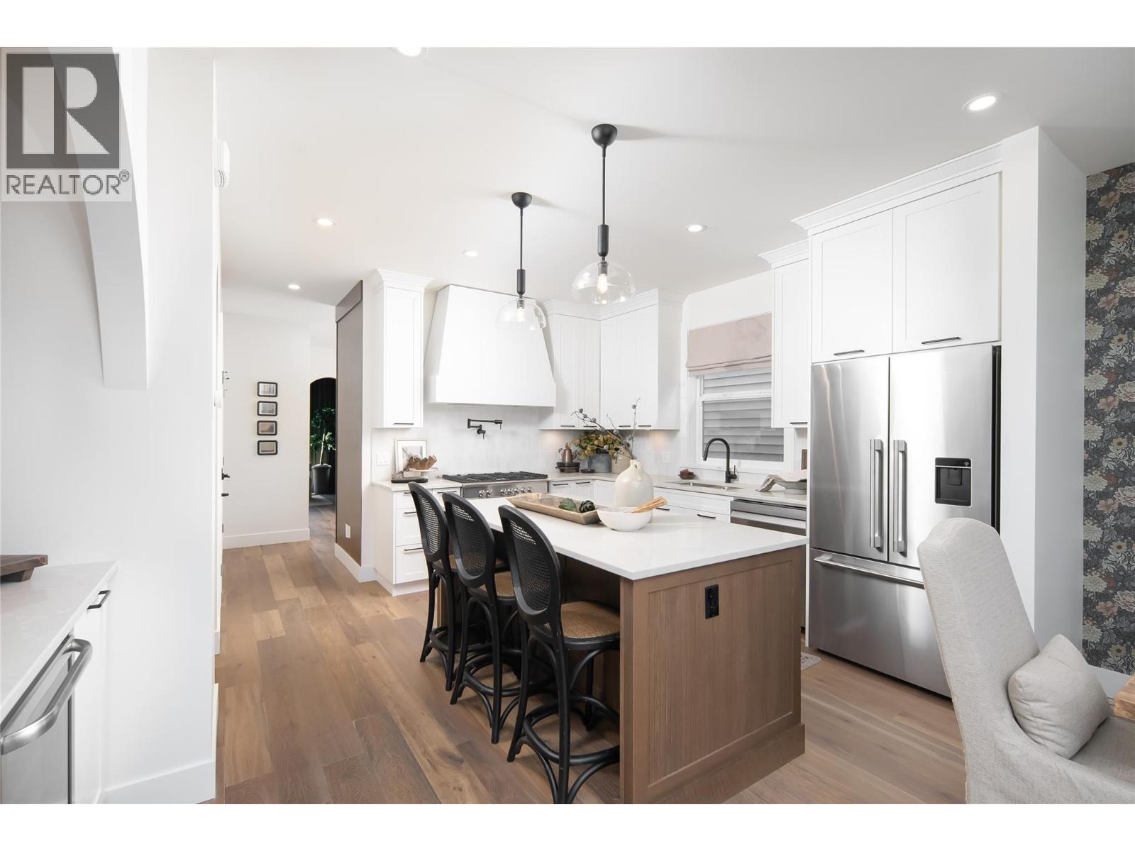 2444 Bradley Drive, Armstrong