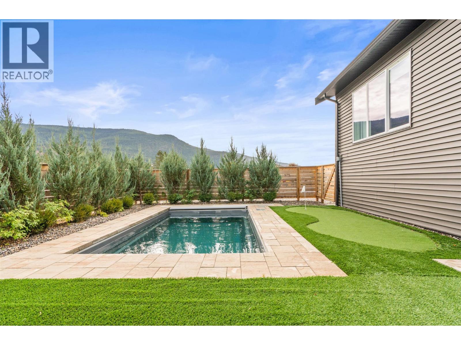 2444 Bradley Drive, Armstrong