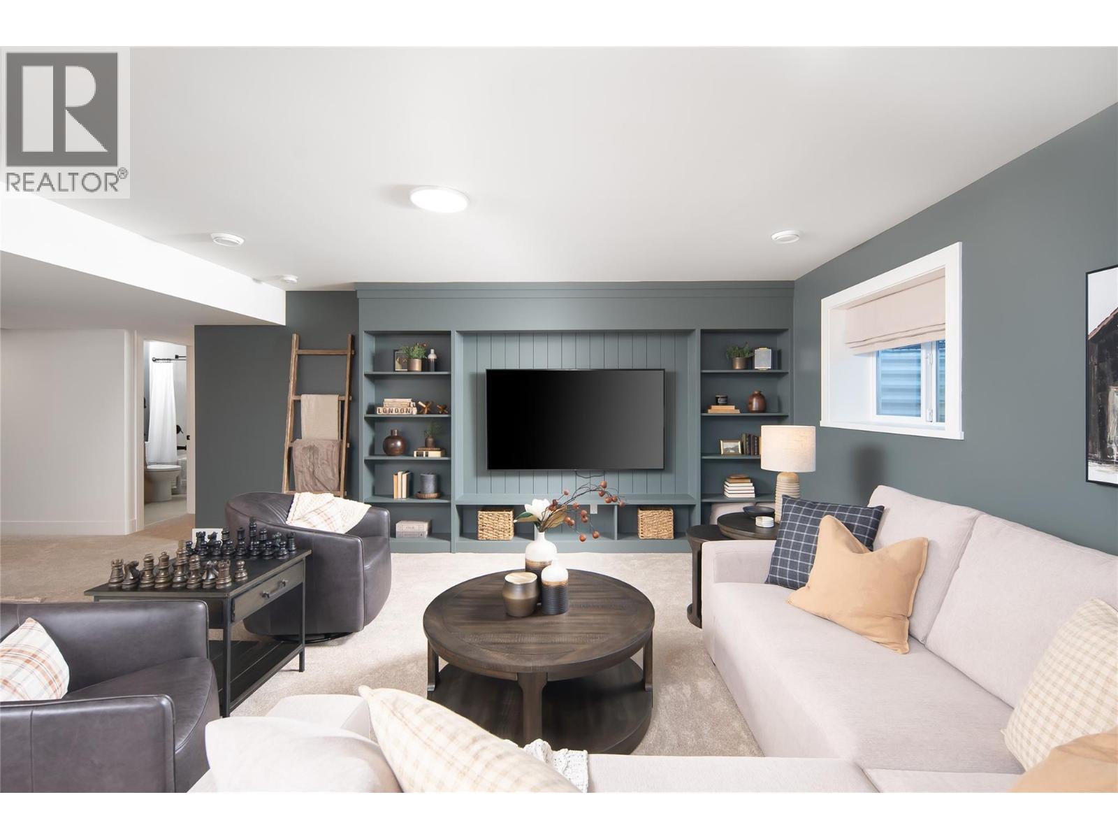 2444 Bradley Drive, Armstrong