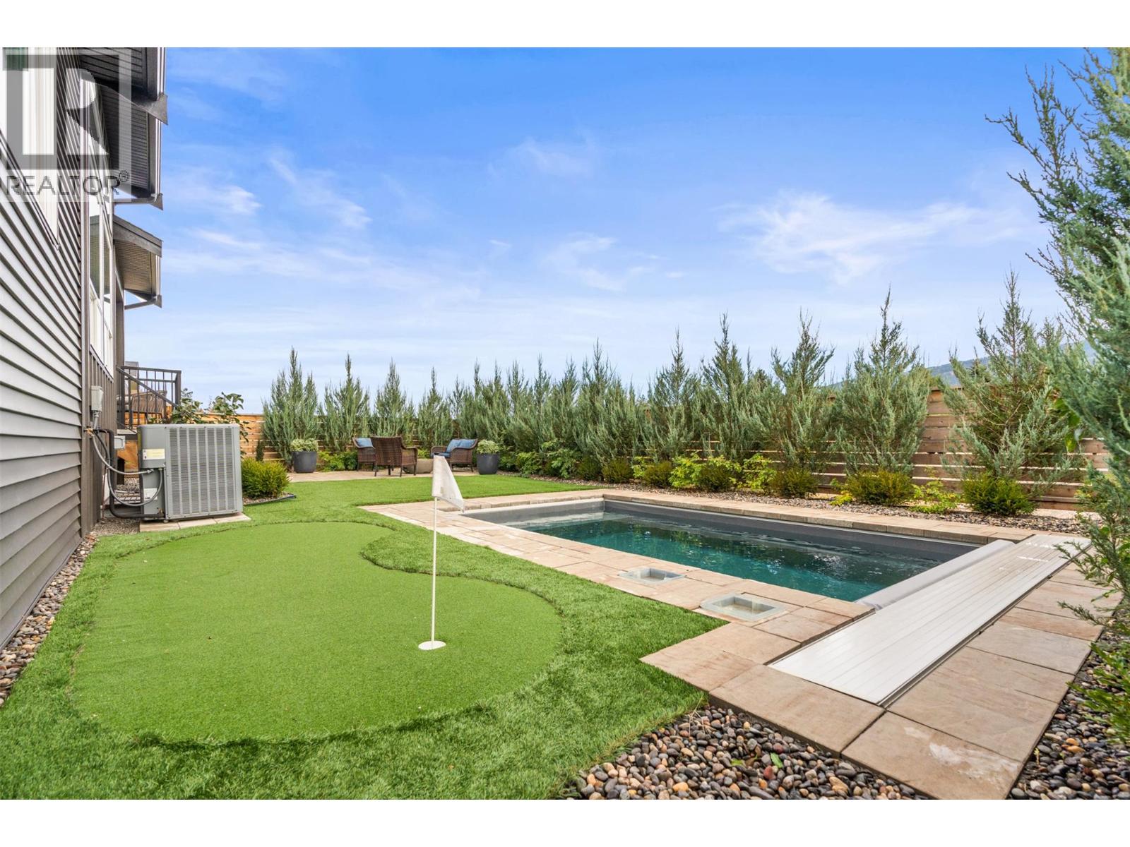 2444 Bradley Drive, Armstrong