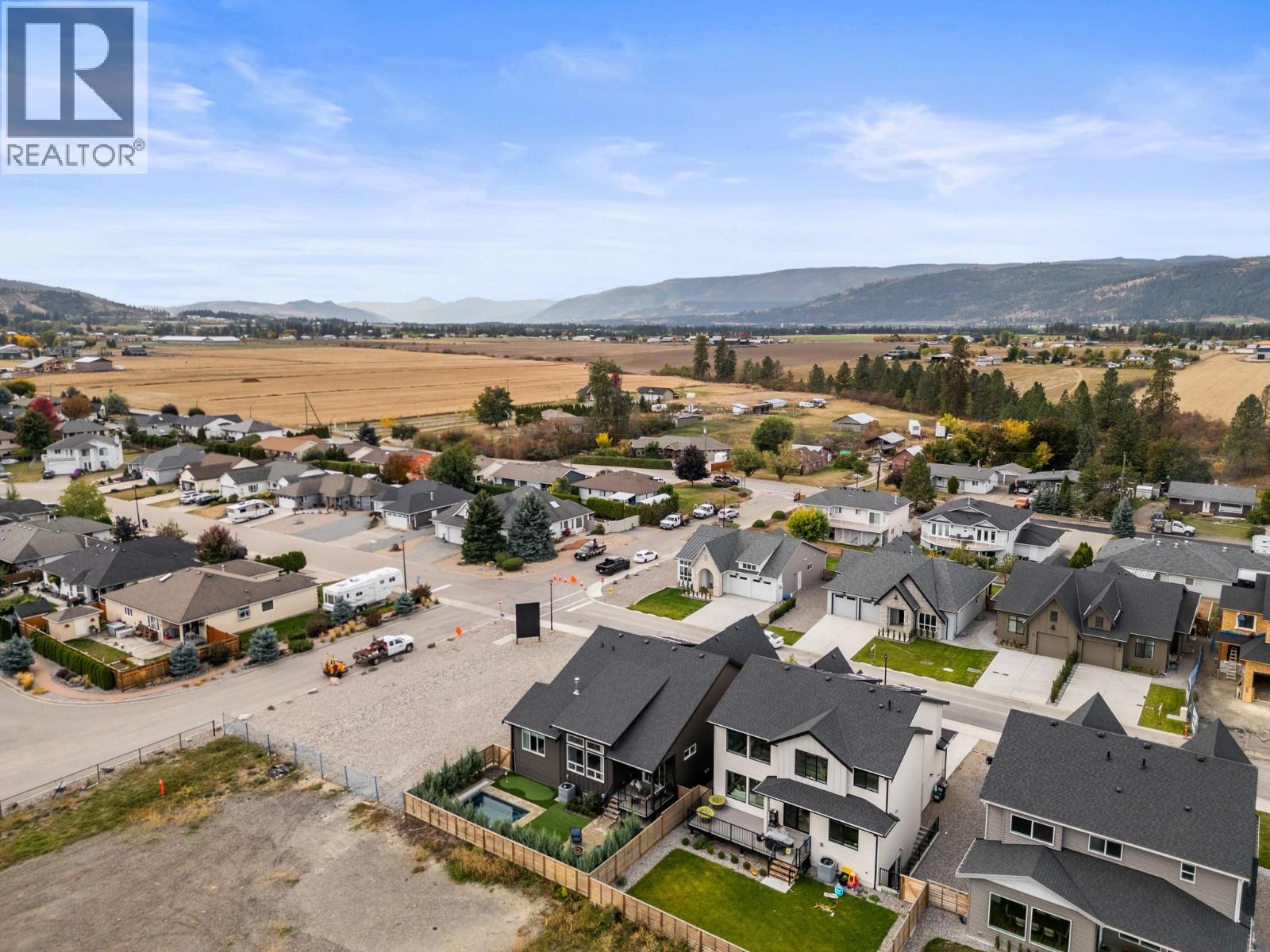 2444 Bradley Drive, Armstrong