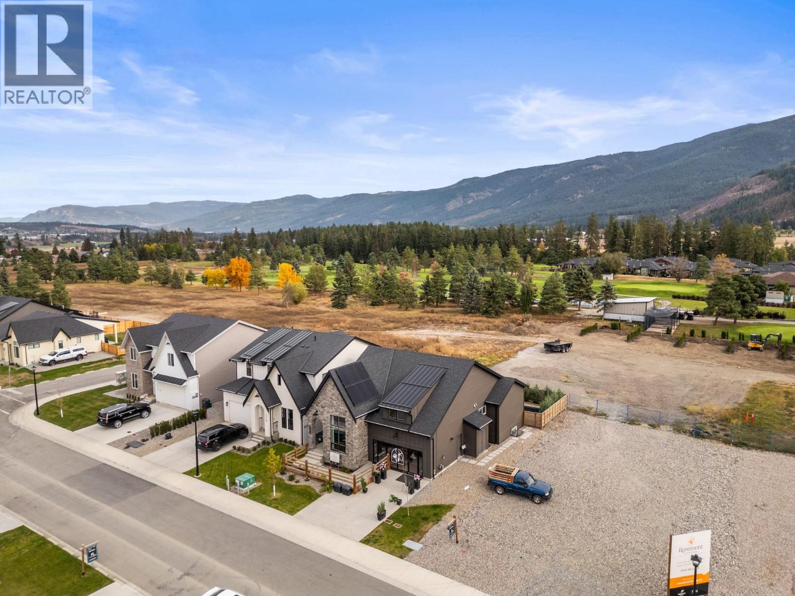 2444 Bradley Drive, Armstrong