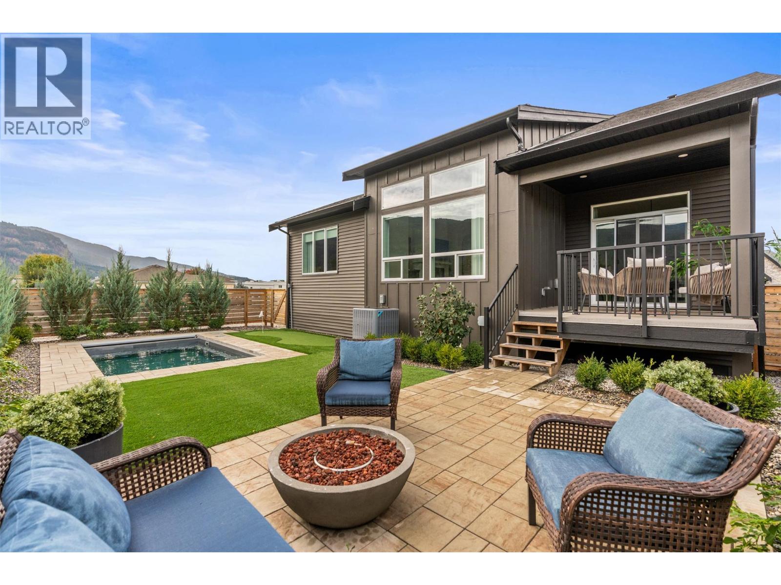 2444 Bradley Drive, Armstrong