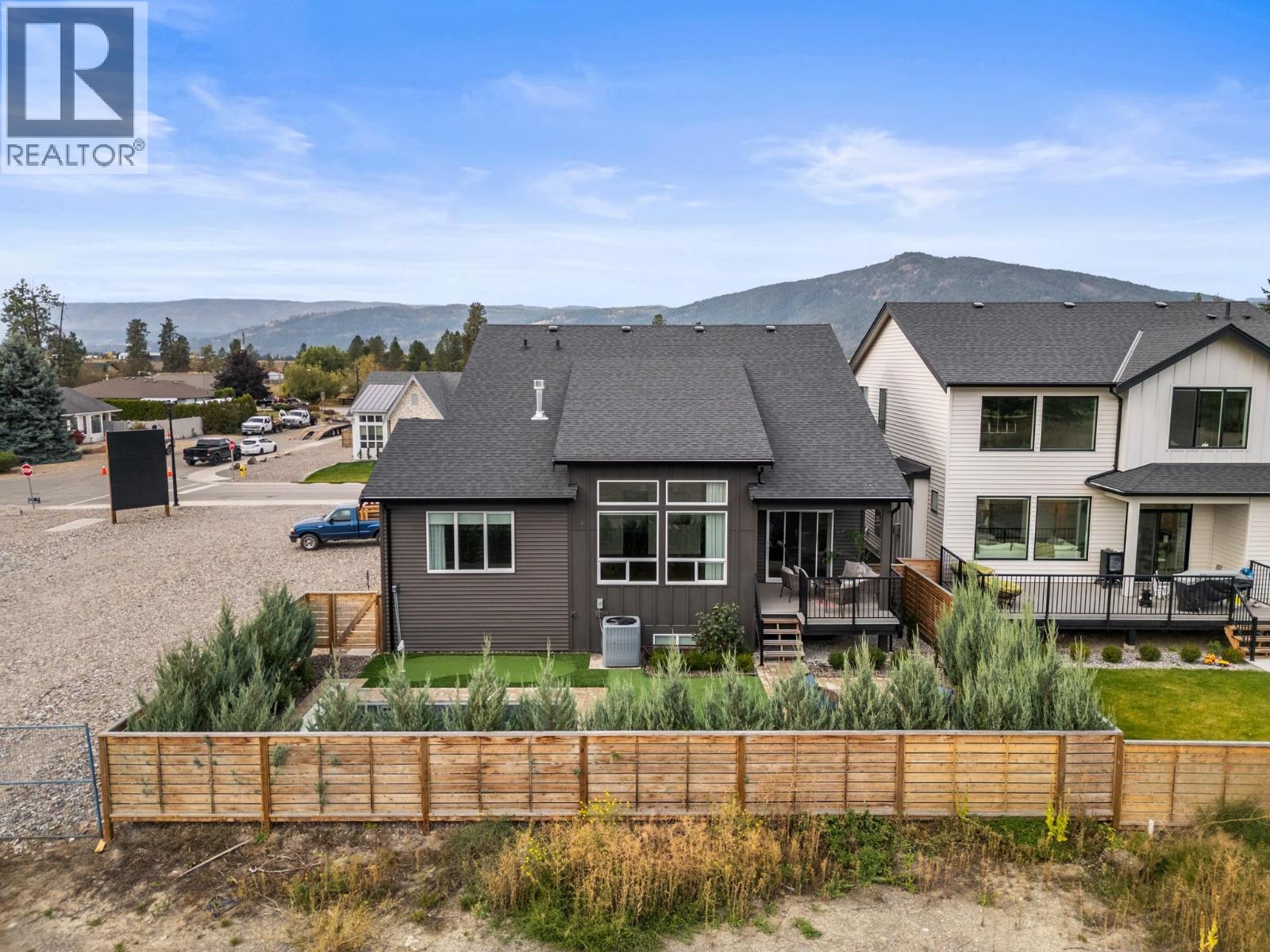 2444 Bradley Drive, Armstrong