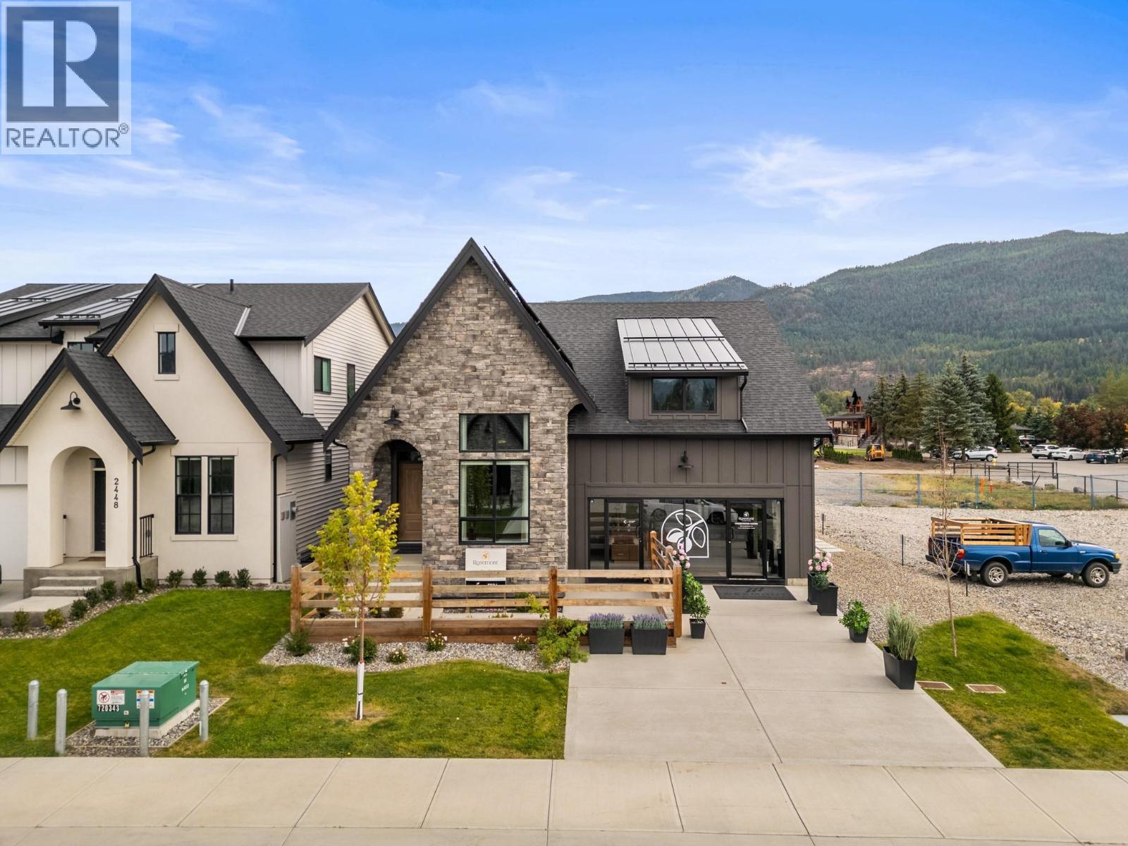 2444 Bradley Drive, Armstrong