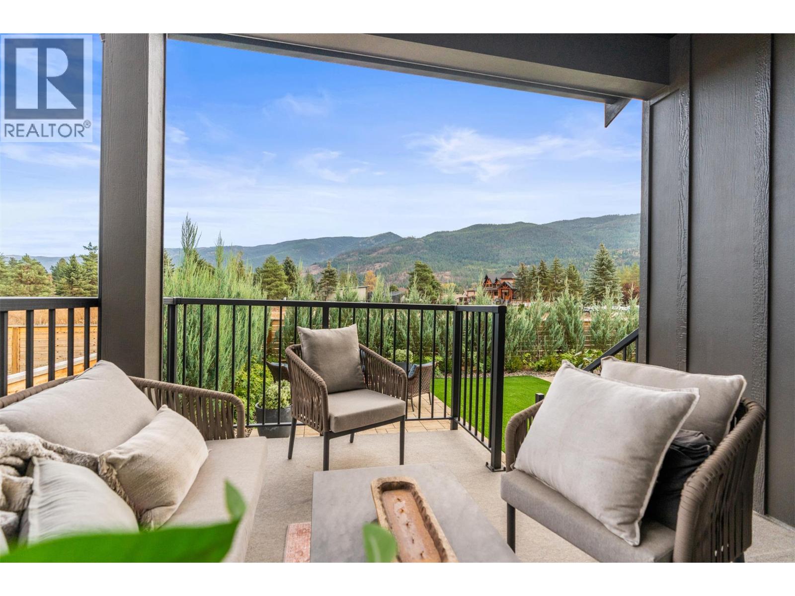 2444 Bradley Drive, Armstrong