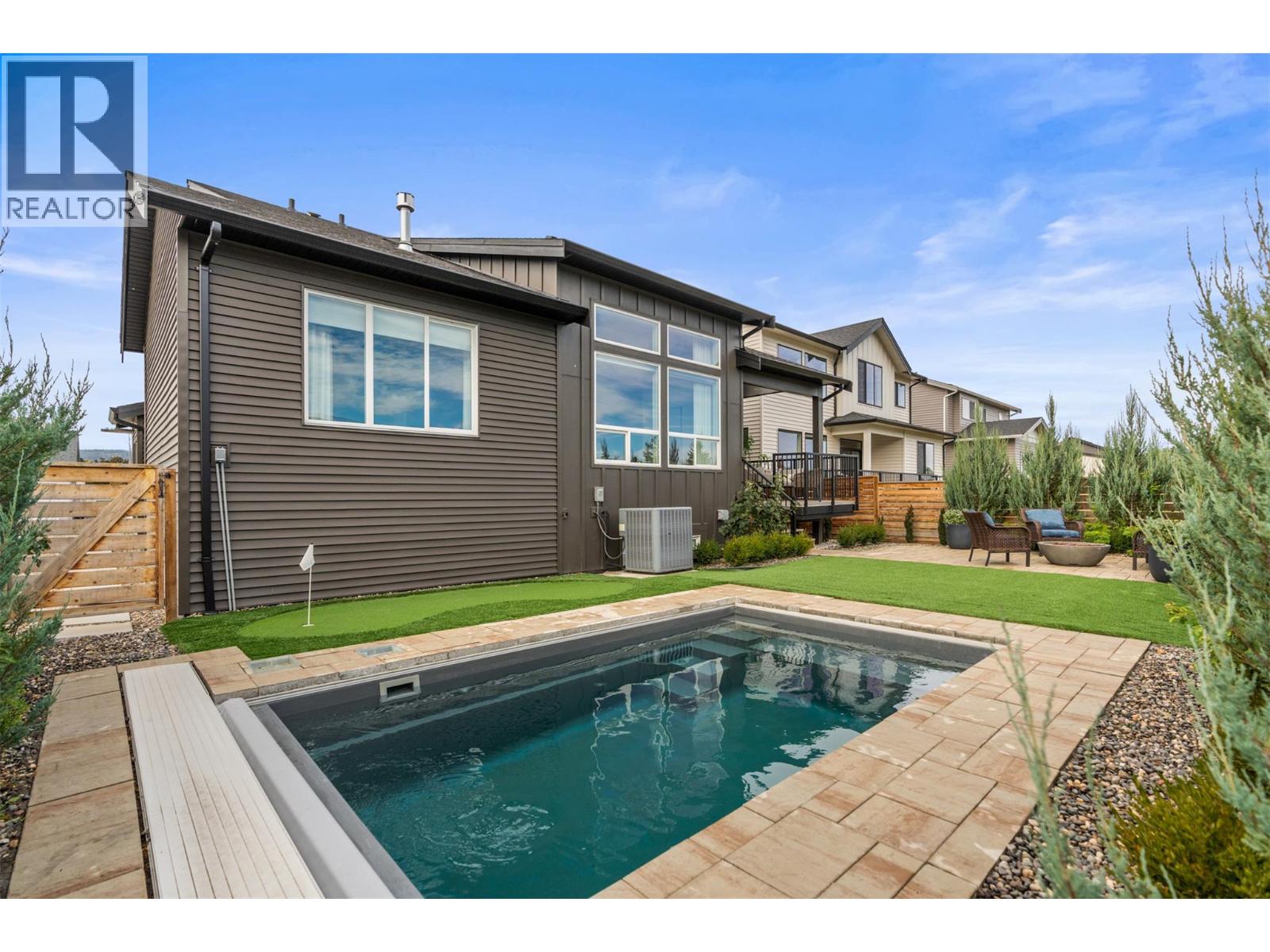 2444 Bradley Drive, Armstrong