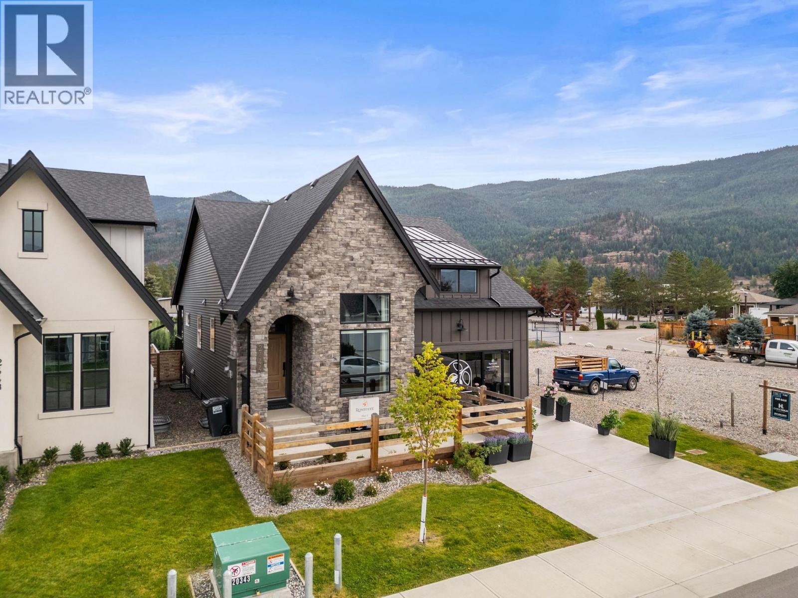 2444 Bradley Drive, Armstrong