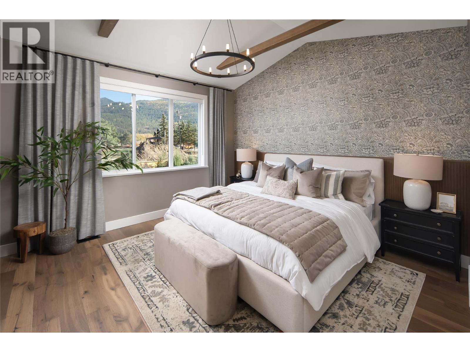 2444 Bradley Drive, Armstrong