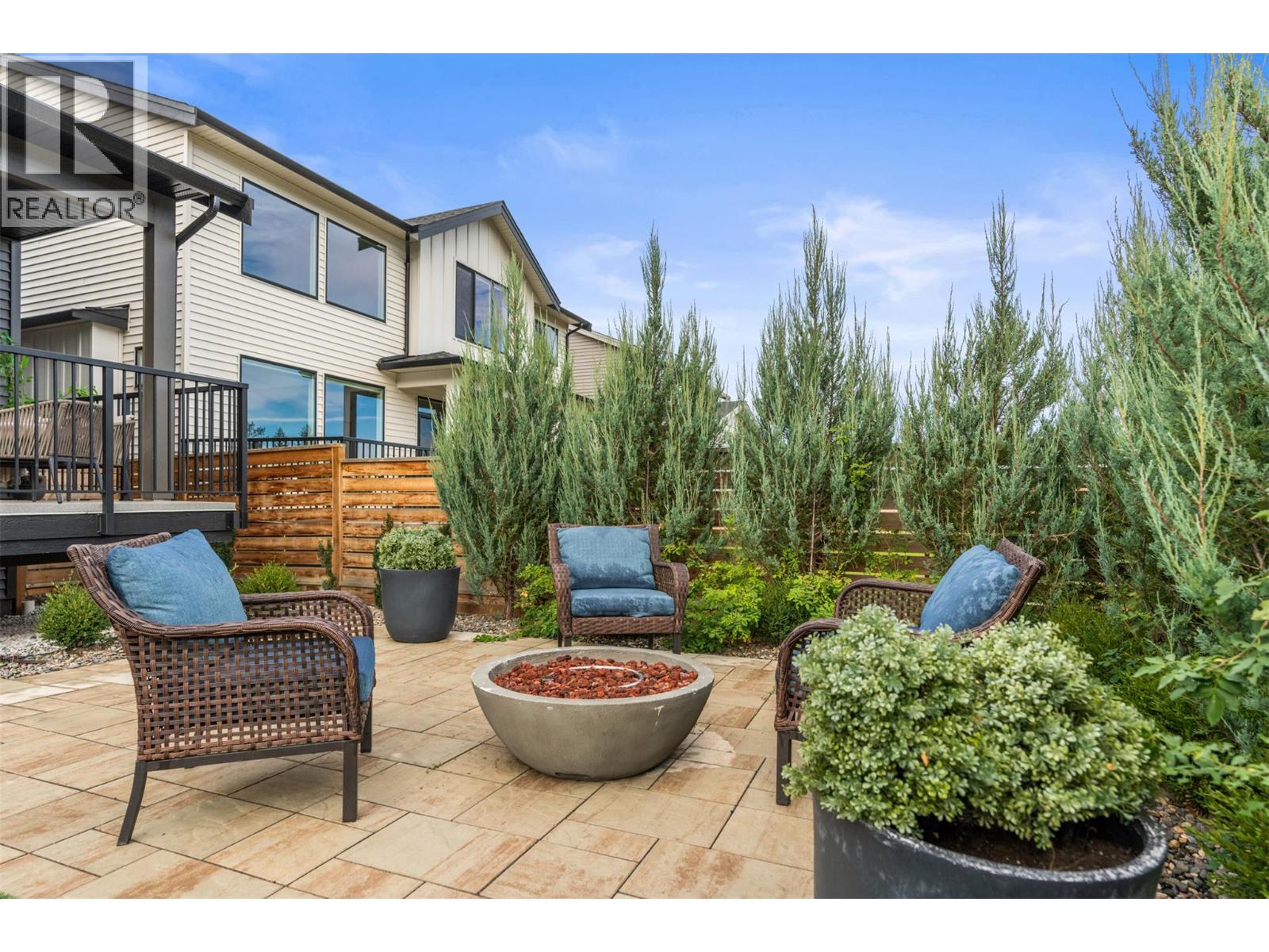 2444 Bradley Drive, Armstrong