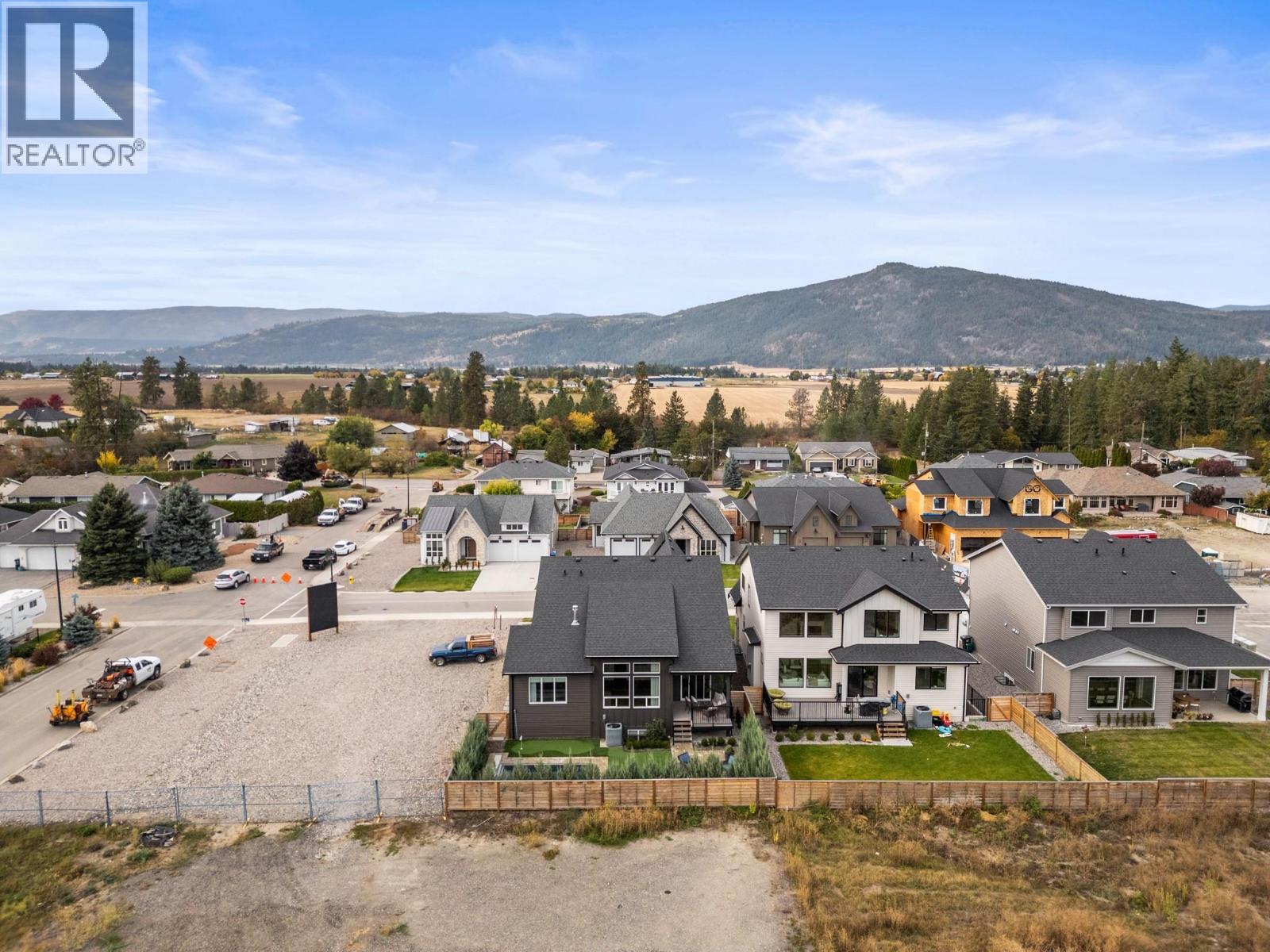 2444 Bradley Drive, Armstrong