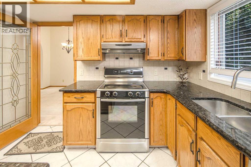 Single Family House for Sale in  Edgebrook Way NW Edgemont Calgary 