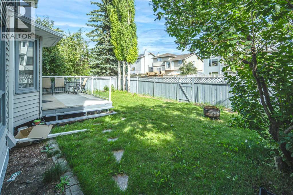 Single Family House for Sale in  Edgebrook Way NW Edgemont Calgary 