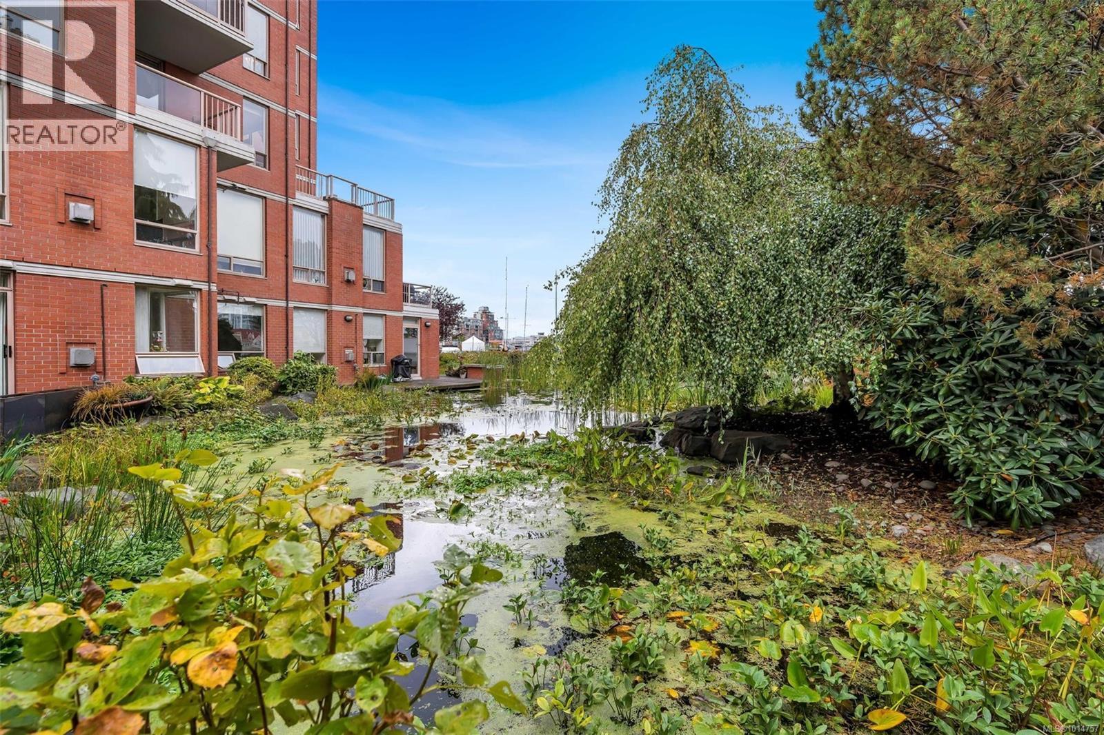 105 636 Montreal Street, Victoria