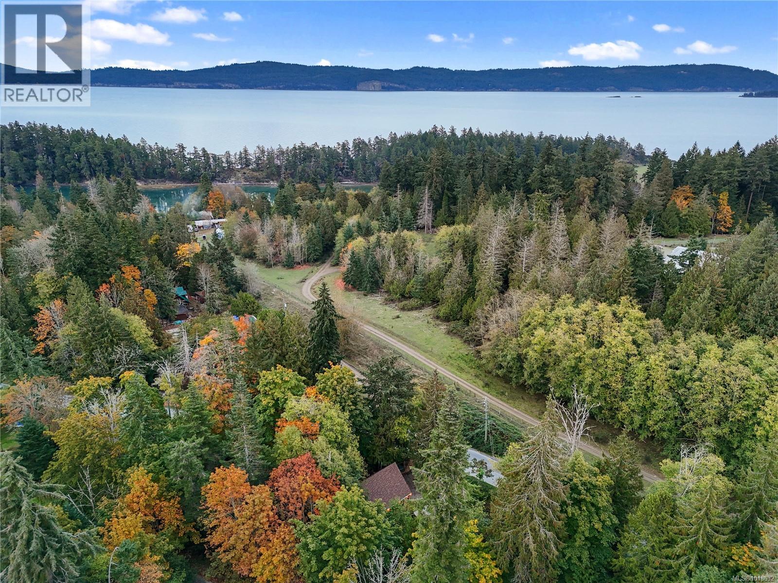 338 Walkers Hook Rd, Salt Spring