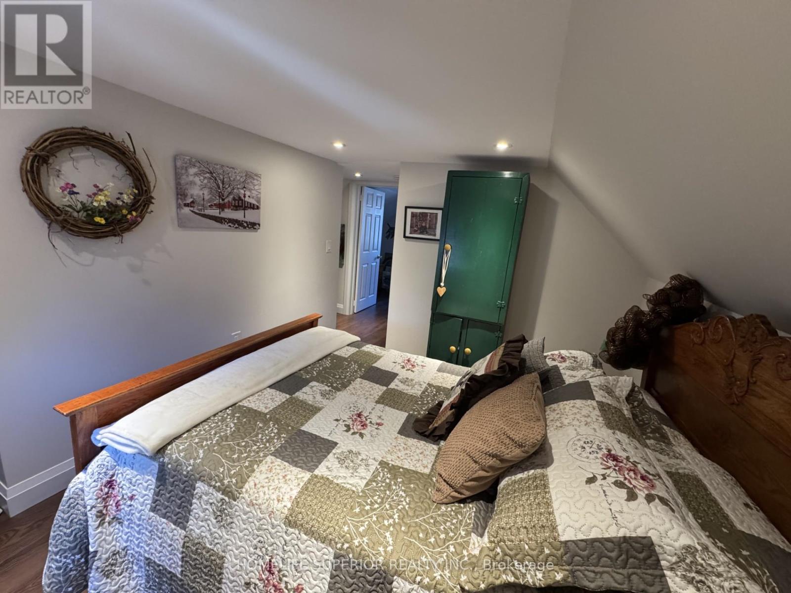 36 MADOC STREET - 22