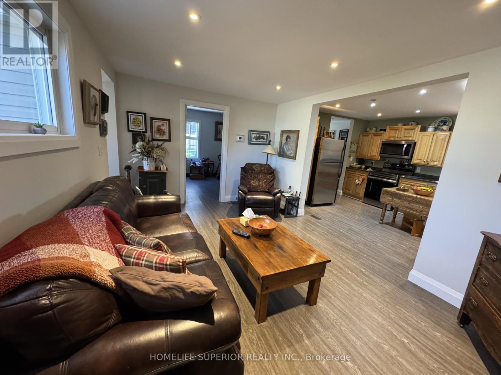 36 MADOC STREET - 8