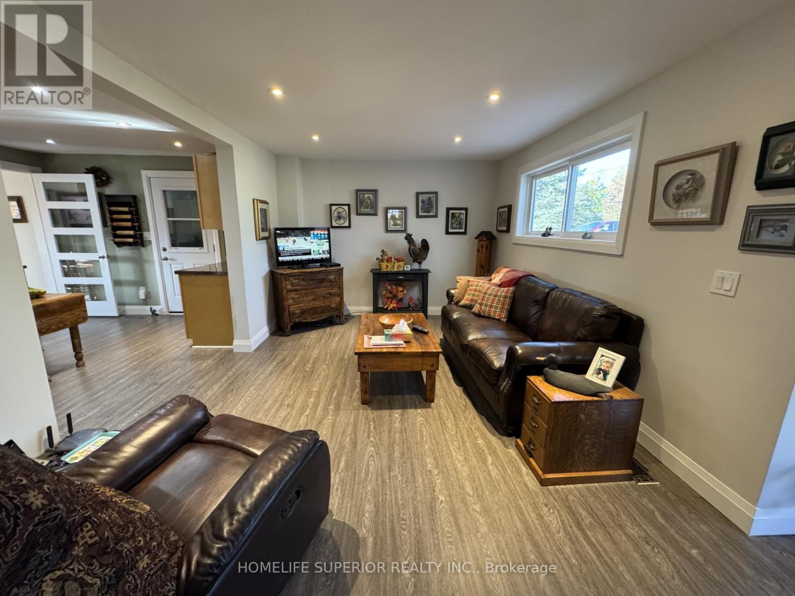 36 MADOC STREET - 9