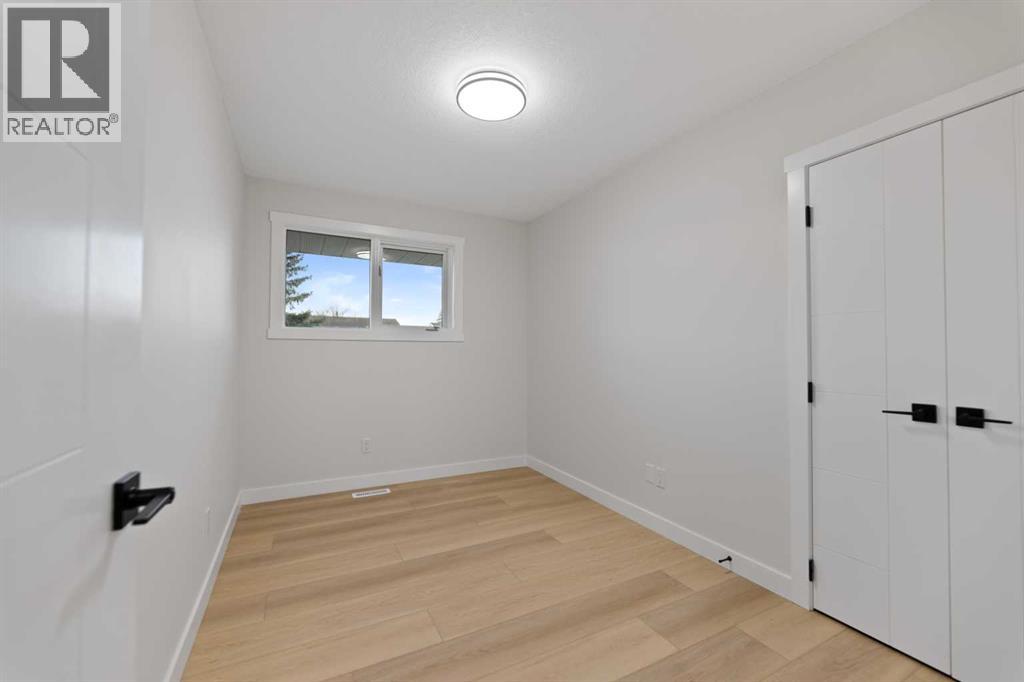 Single Family House Bungalow for Sale in  pensville Road SE Penbrooke Meadows Calgary 