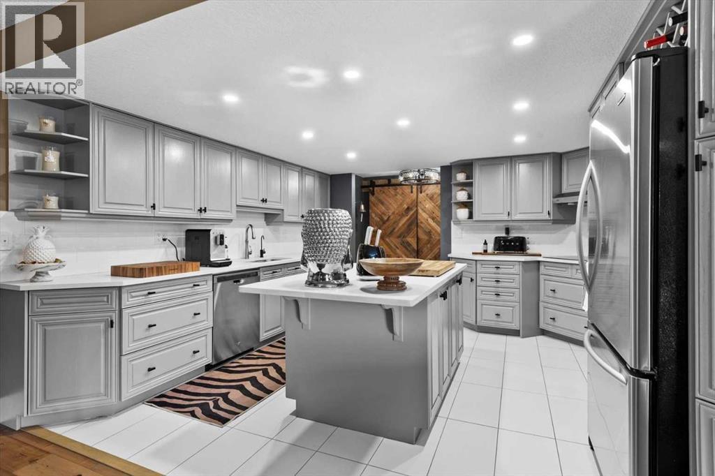 Single Family House High rise for Sale in   Meredith Road NE Crescent Heights Calgary 