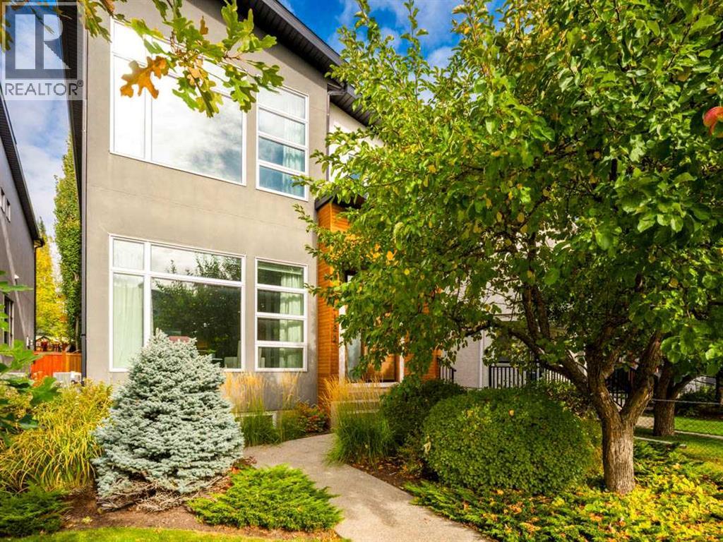 2132 32 Avenue SW, Calgary, Alberta