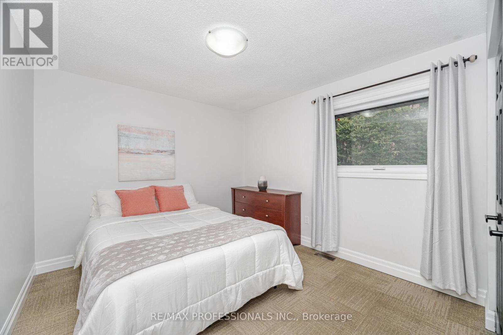 Single Family House Bungalow for Sale in  LORRAINE CRESCENT Brampton (Westgate) 