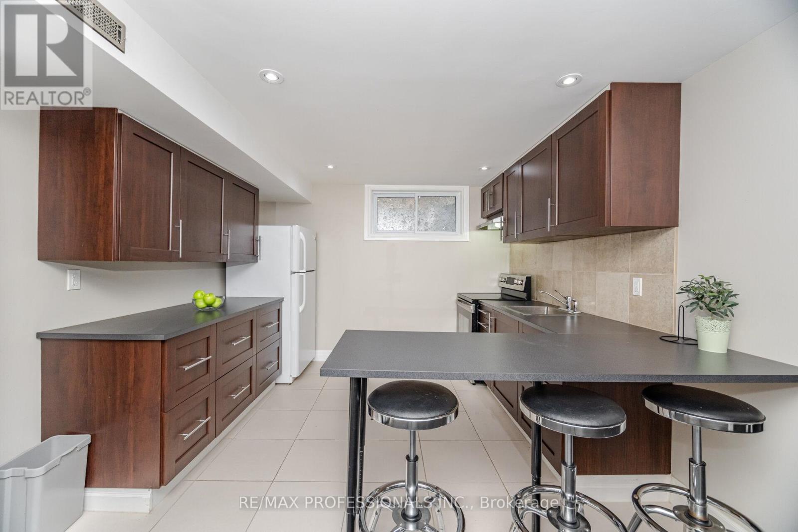 Single Family House Bungalow for Sale in  LORRAINE CRESCENT Brampton (Westgate) 