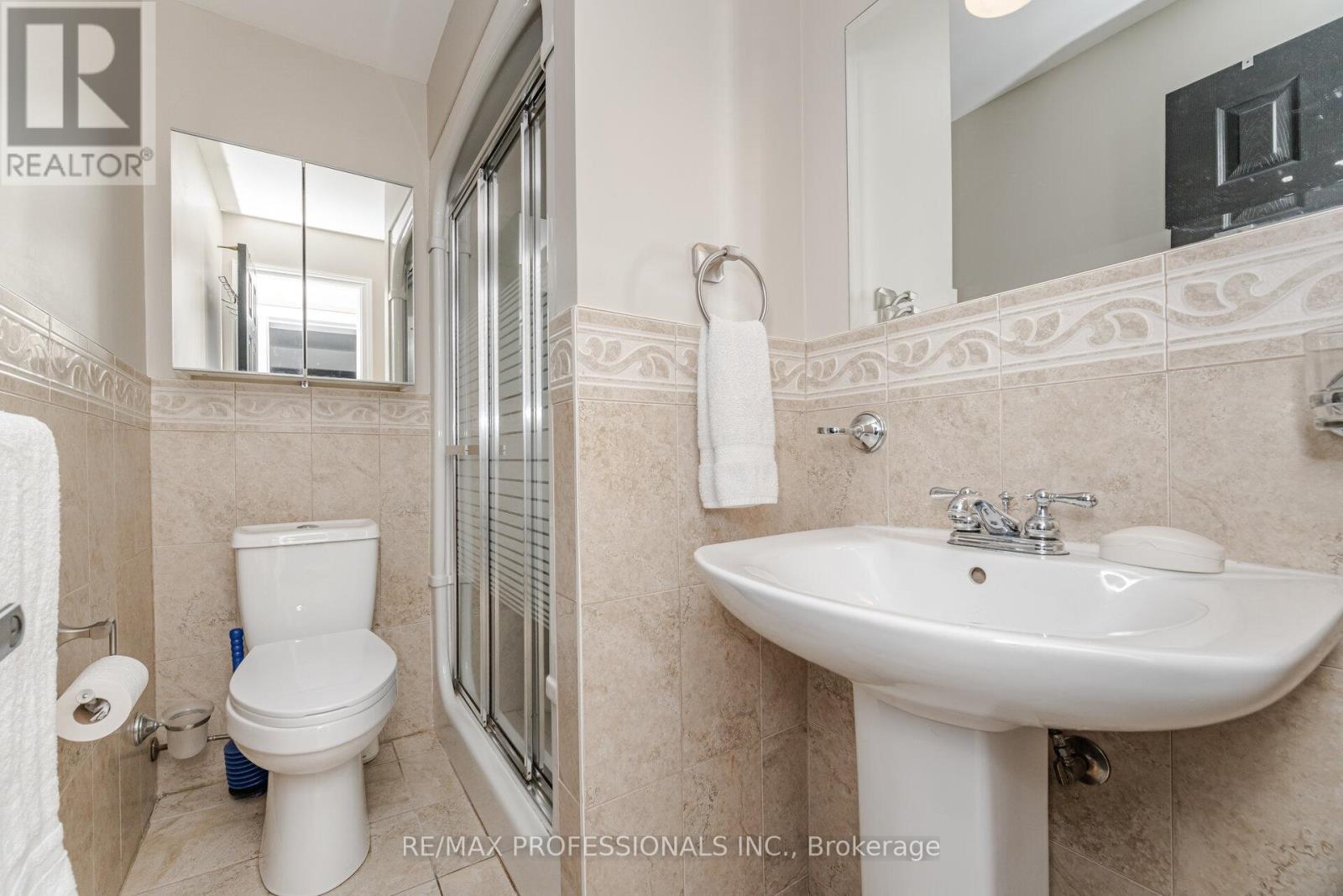 Single Family House Bungalow for Sale in  LORRAINE CRESCENT Brampton (Westgate) 