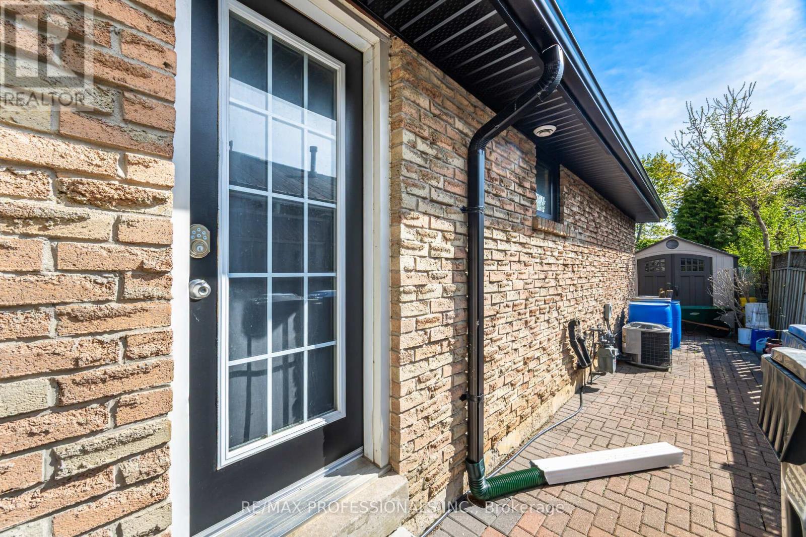 Single Family House Bungalow for Sale in  LORRAINE CRESCENT Brampton (Westgate) 