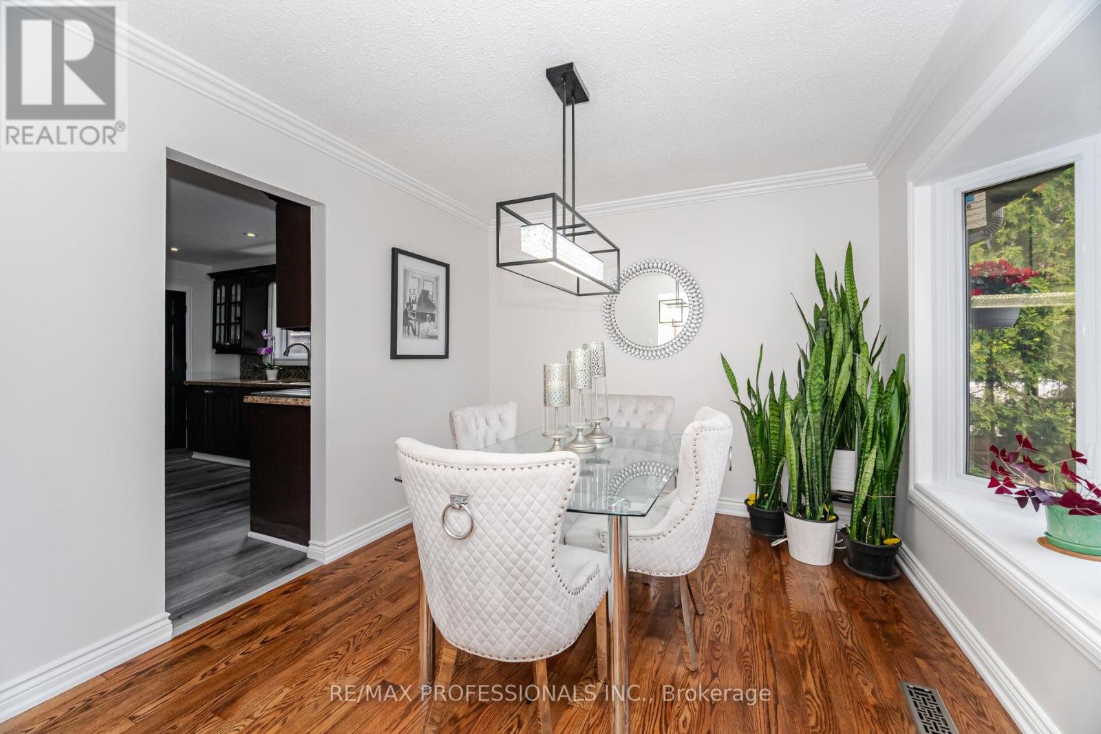 Single Family House Bungalow for Sale in  LORRAINE CRESCENT Brampton (Westgate) 