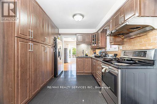 Single Family House for Sale in  LEEWARD DRIVE Brampton (Westgate) 