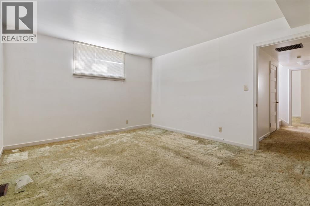 Multi-family House for Sale in   Avenue Mount Pleasant Camrose 