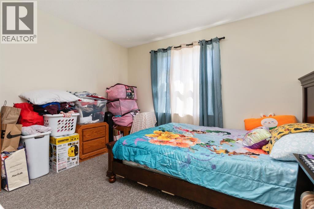 Multi-family House for Sale in   Avenue Mount Pleasant Camrose 