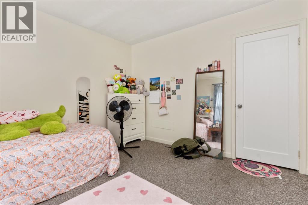 Multi-family House for Sale in   Avenue Mount Pleasant Camrose 