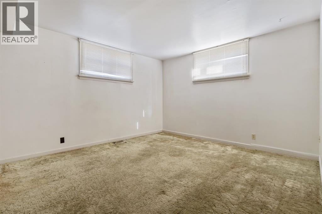 Multi-family House for Sale in   Avenue Mount Pleasant Camrose 