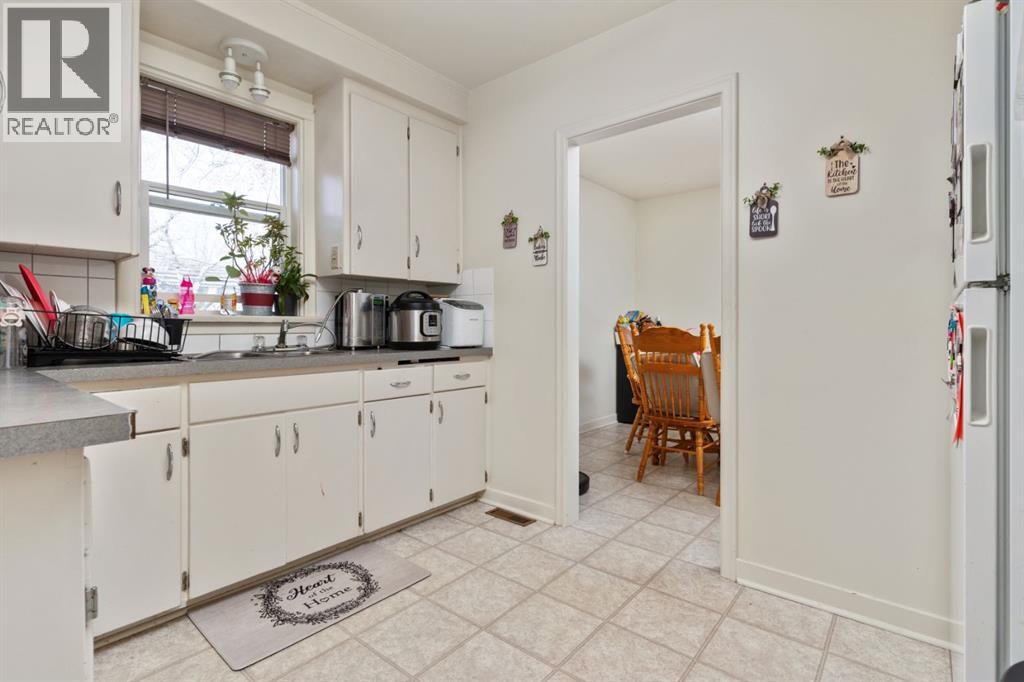 Multi-family House for Sale in   Avenue Mount Pleasant Camrose 