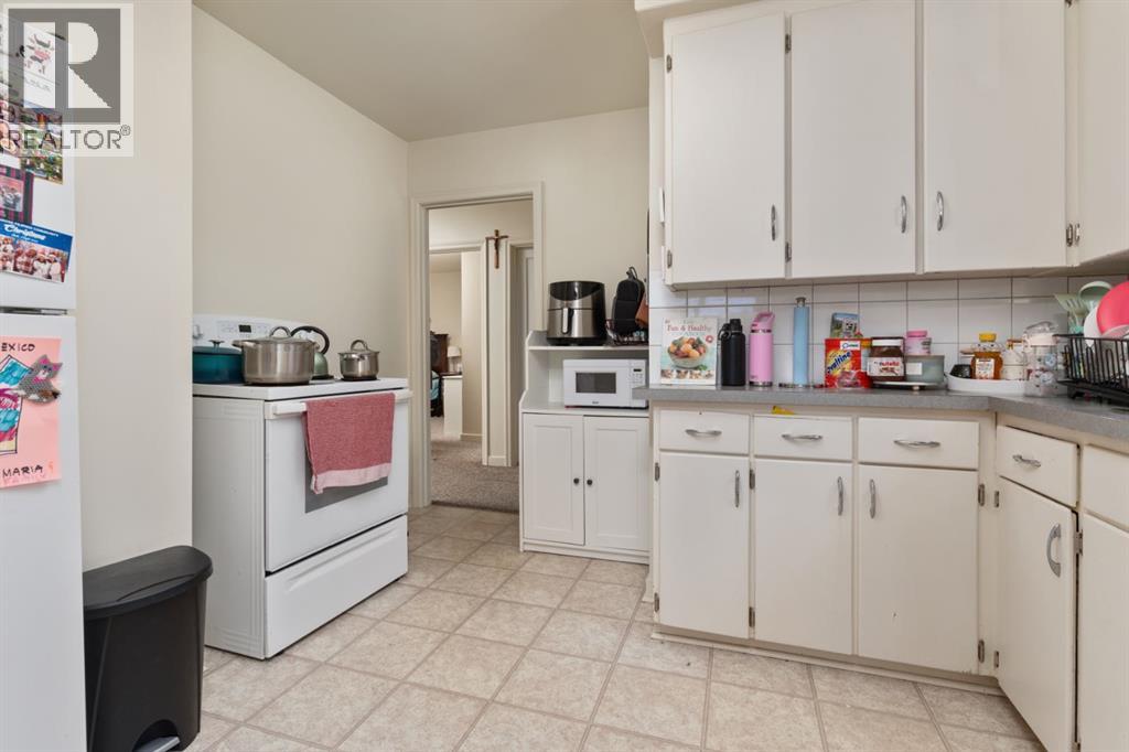 Multi-family House for Sale in   Avenue Mount Pleasant Camrose 