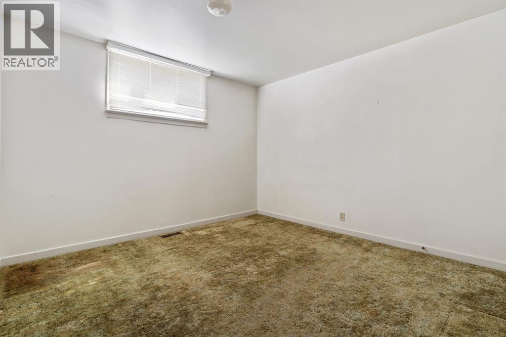 Multi-family House for Sale in   Avenue Mount Pleasant Camrose 