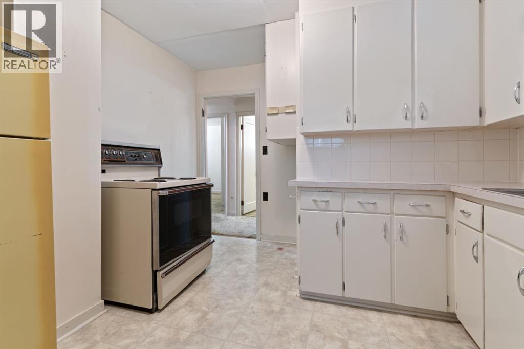 Multi-family House for Sale in   Avenue Mount Pleasant Camrose 