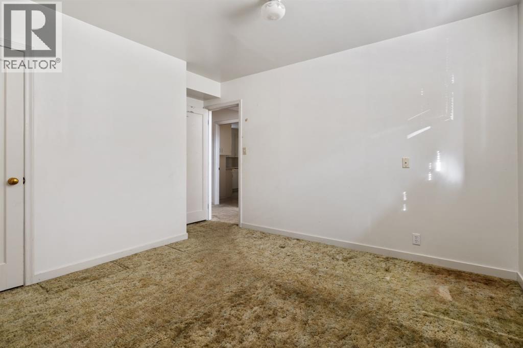 Multi-family House for Sale in   Avenue Mount Pleasant Camrose 