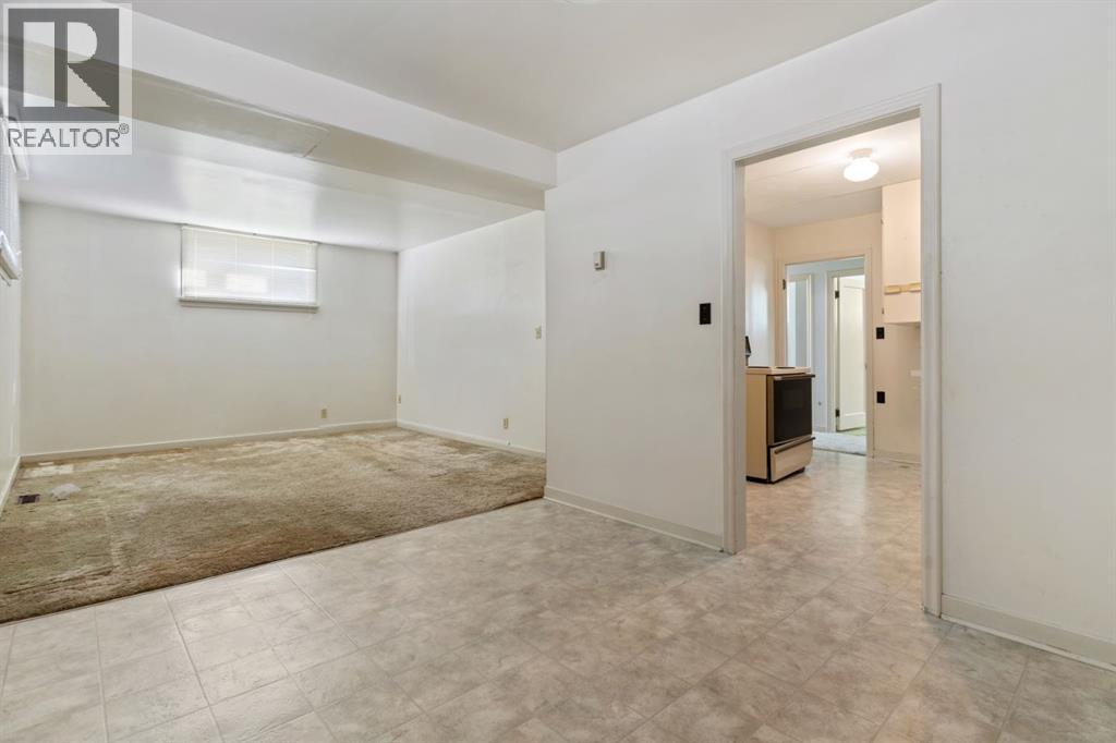 Multi-family House for Sale in   Avenue Mount Pleasant Camrose 