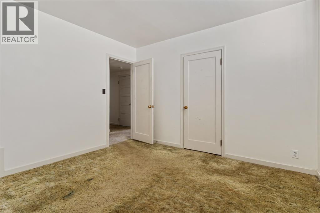 Multi-family House for Sale in   Avenue Mount Pleasant Camrose 