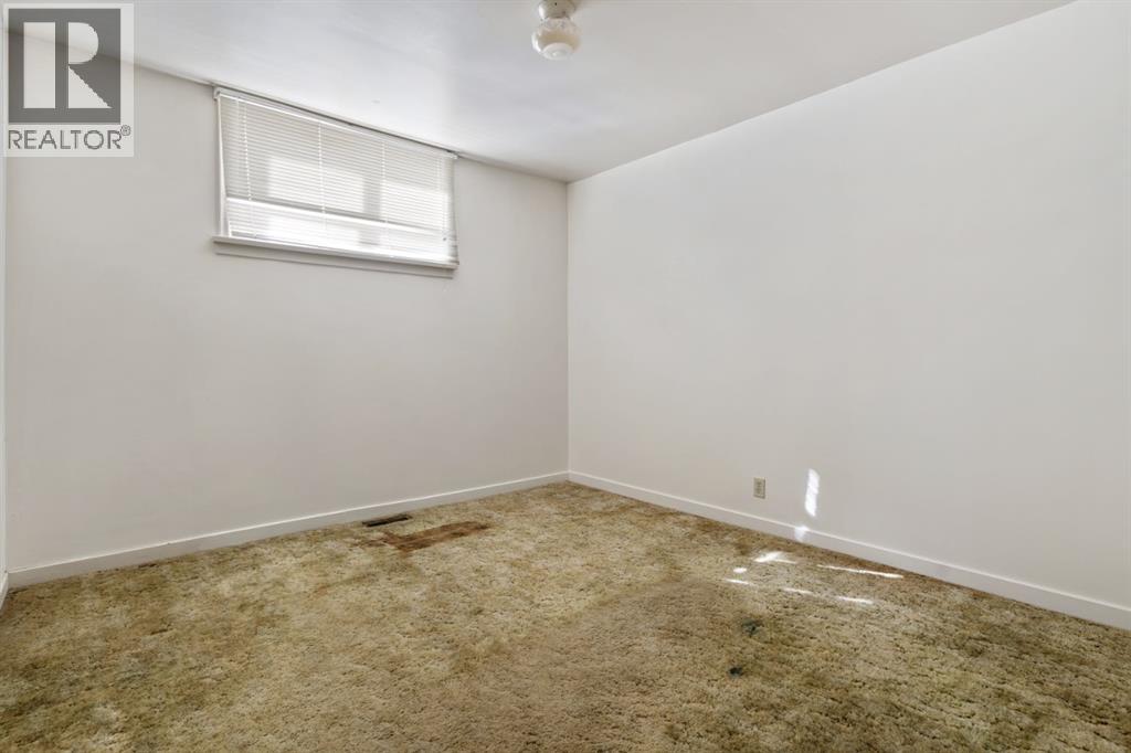 Multi-family House for Sale in   Avenue Mount Pleasant Camrose 