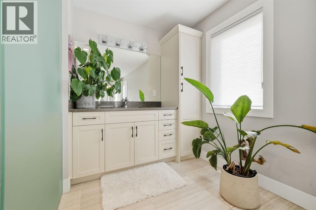 Single Family House for Sale in   Avenue SW South Calgary Calgary 