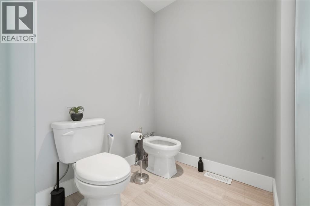 Single Family House for Sale in   Avenue SW South Calgary Calgary 