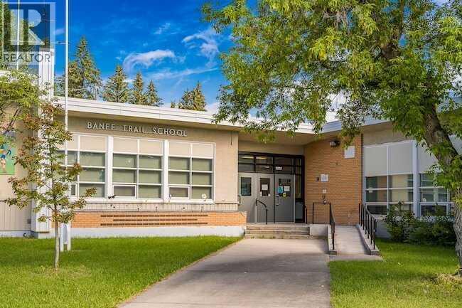 Single Family House for Sale in   Avenue NW Banff Trail Calgary 