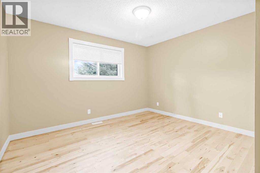 Single Family House Bi-level for Sale in   Street SW Shawnessy Calgary 