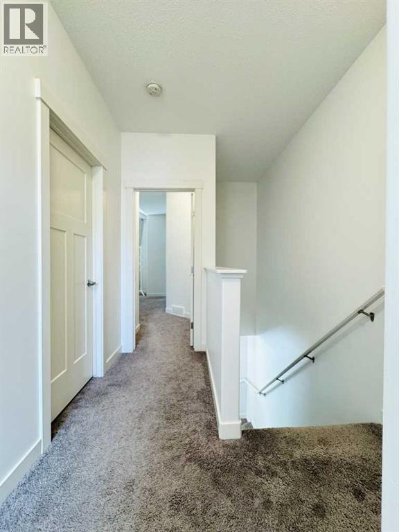 Single Family House for Sale in  Evanston Manor NW Evanston Calgary 